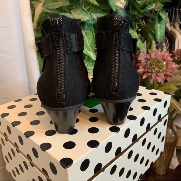 Earth Black Leros Gaia Peep-Toe Ankle Booties - Picture 7 of 11